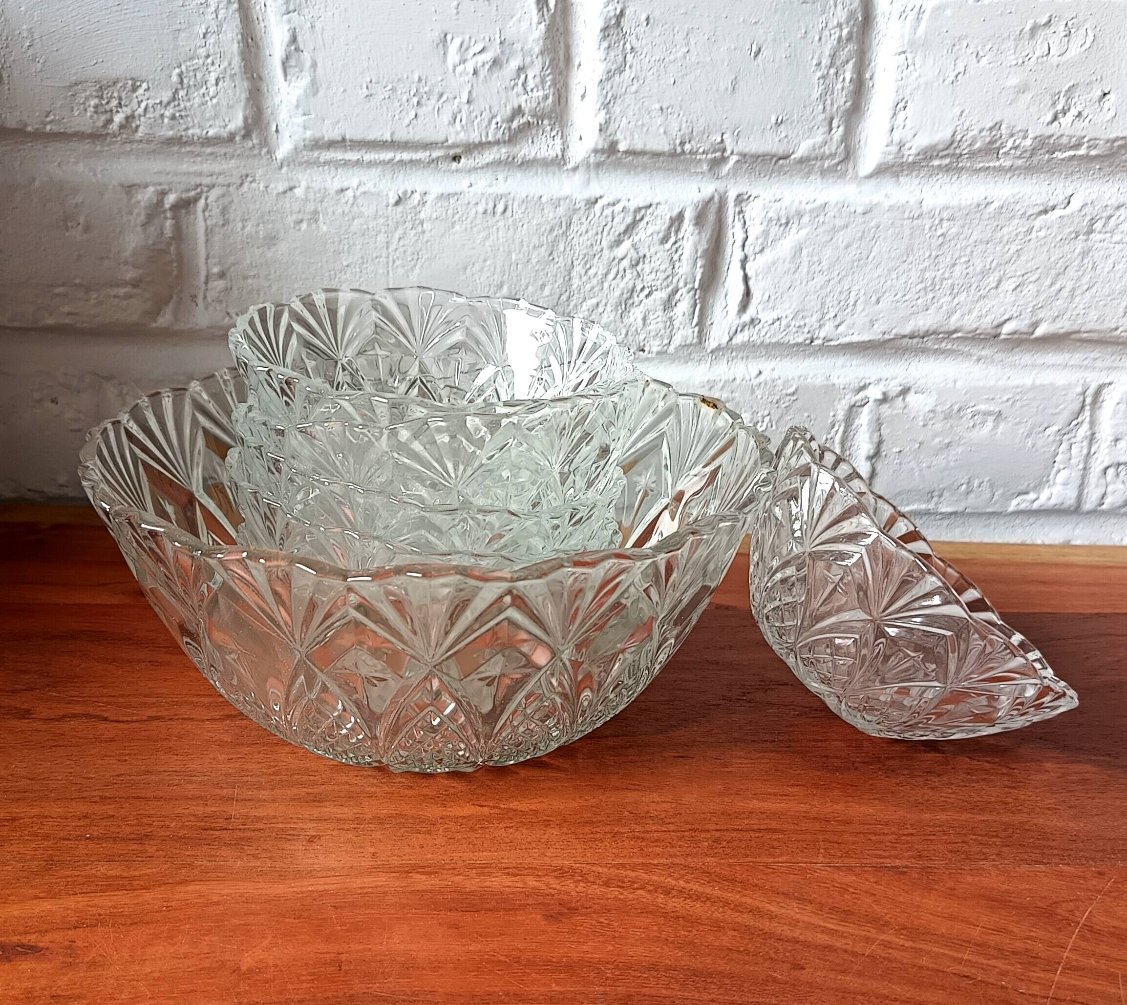 Dessert set, bowls and salad bowl in vintage textured glass