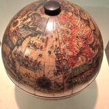 Mobile Bar Vintage a Forma di Mappamondo – Stile Classico, Apribile
