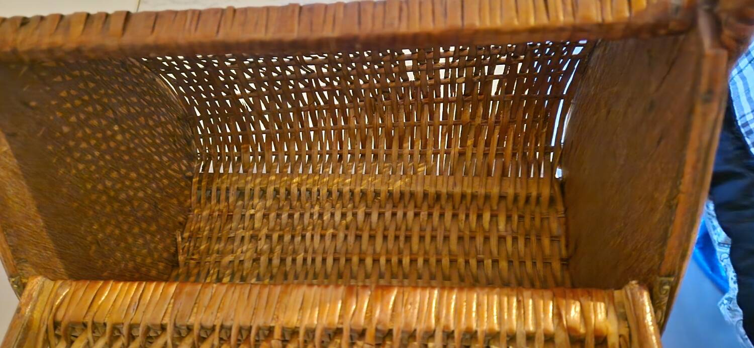 1960s wicker basket handbag