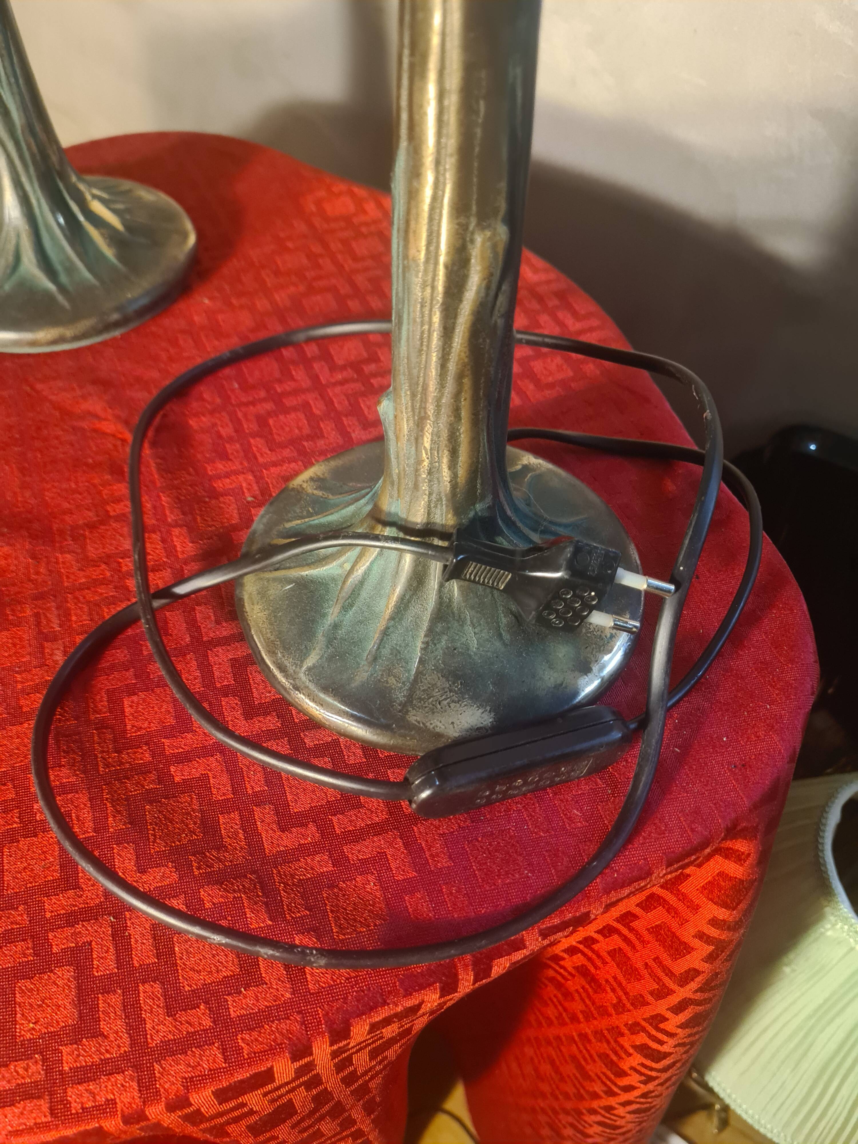 pair of bronze bedside lamps 38x18 art nouveau style, electrical working