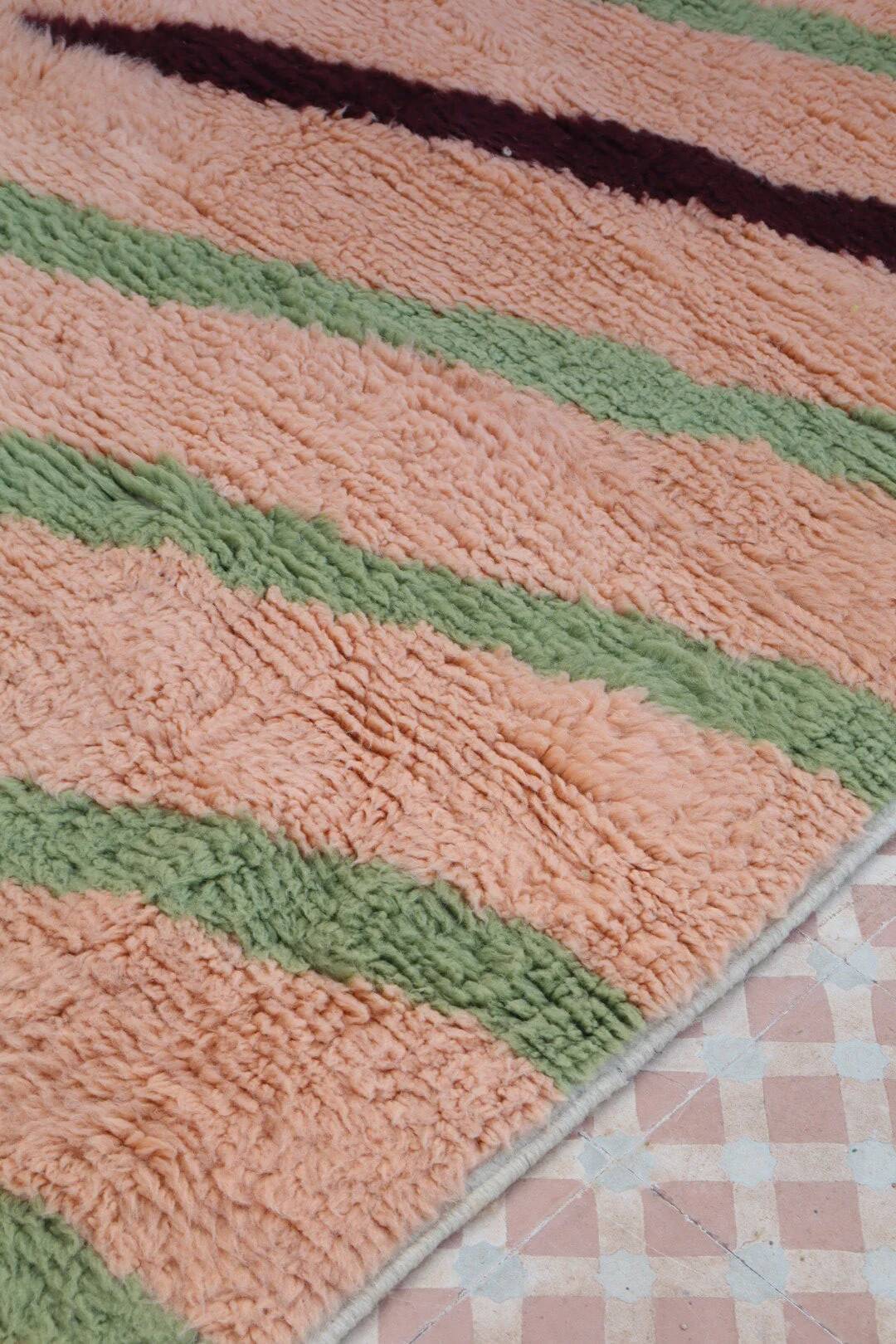 Colourful Berber rug with tiger patterns - 320 x 200 cm