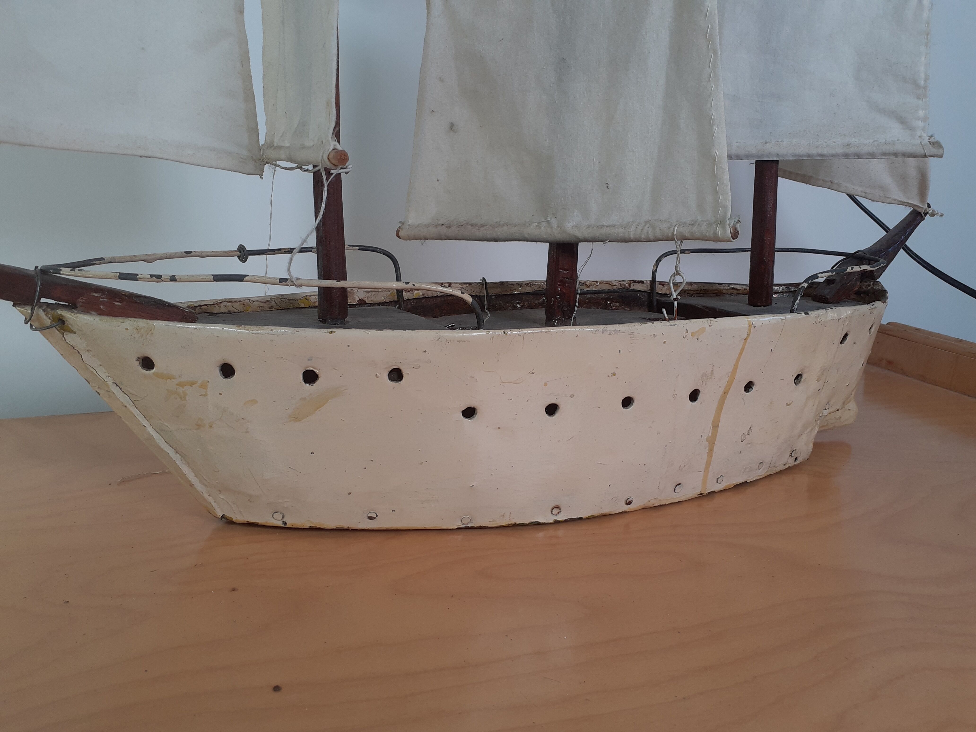 Model of sailboat 3 masts navigable bois blanc