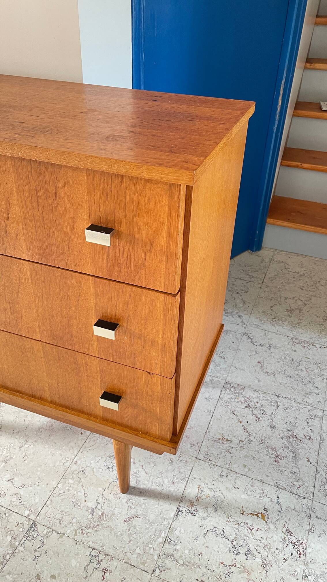 Vintage design geometric chest