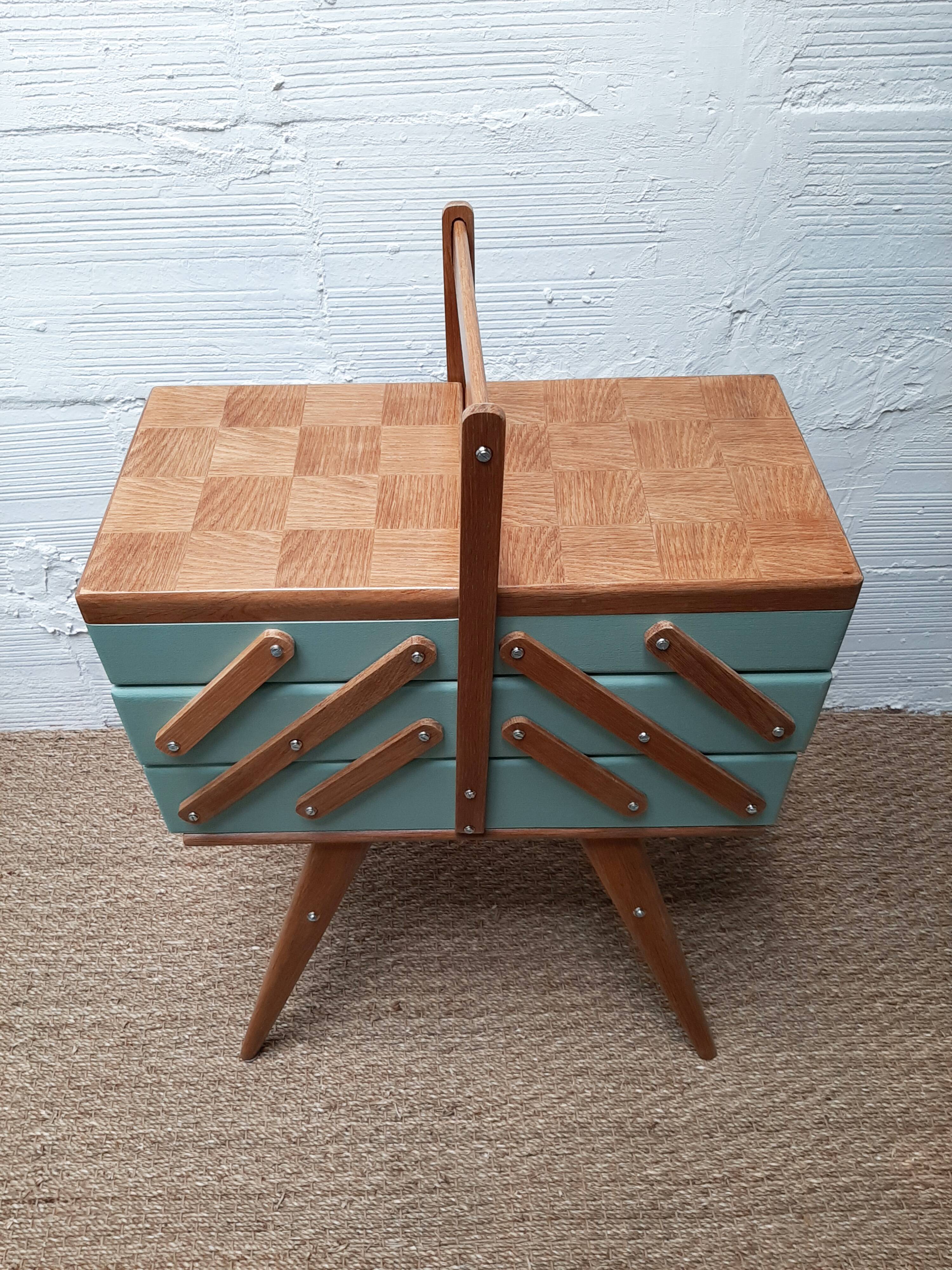 Sewing table years 50