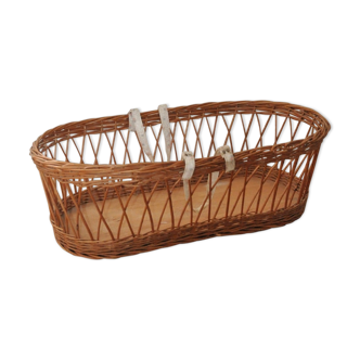 Rattan and wicker bassinet