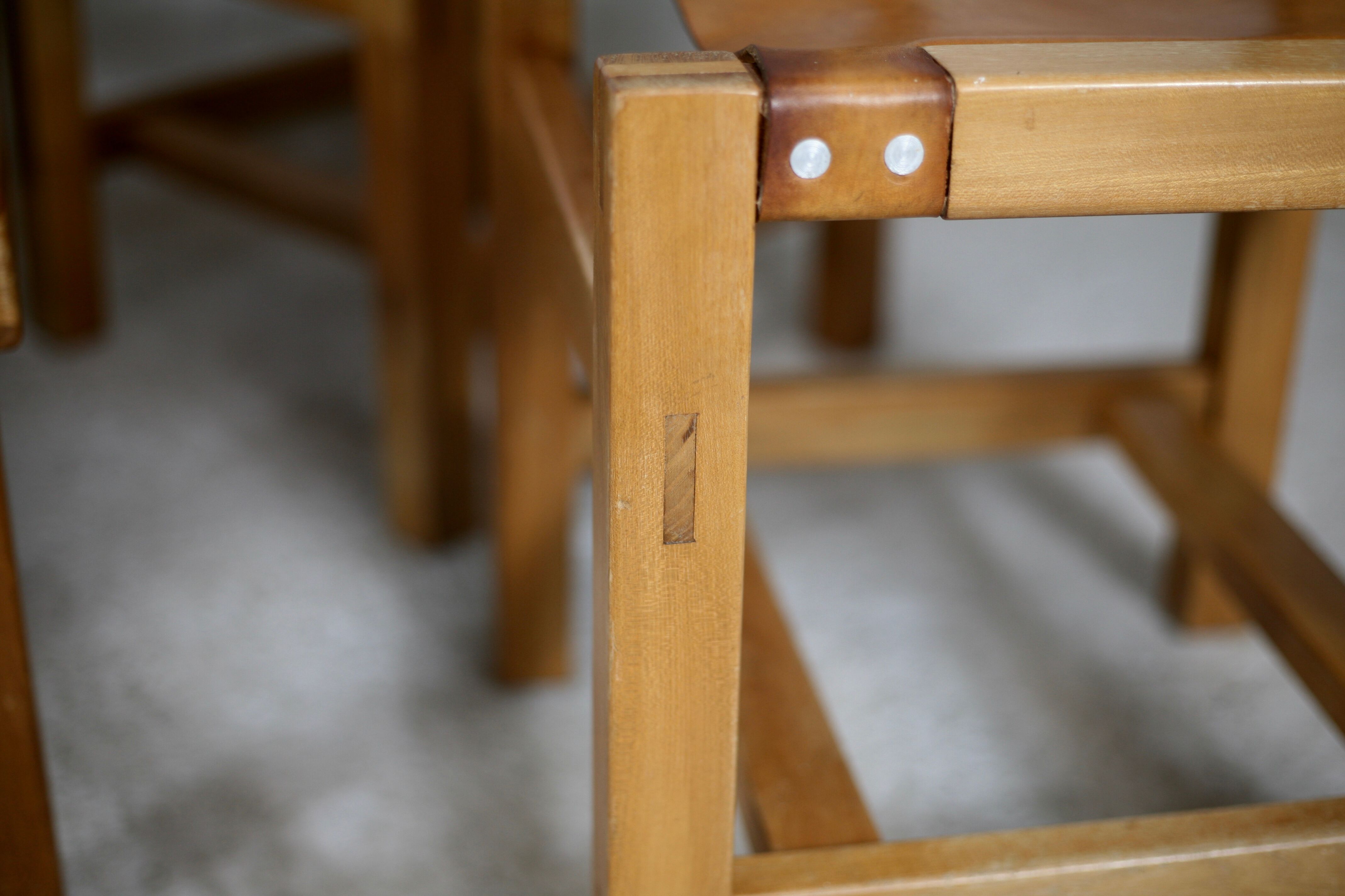 Ensemble de 4 chaises et table basse Maison Regain, France, circa 1970