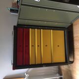 Meuble à tiroirs de l'armée