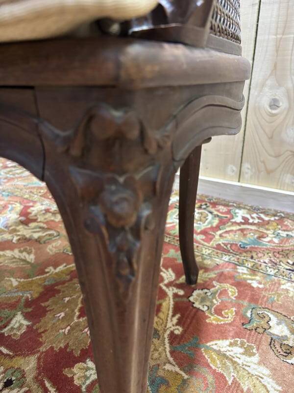 Fauteuil de bureau de style Louis XV canné