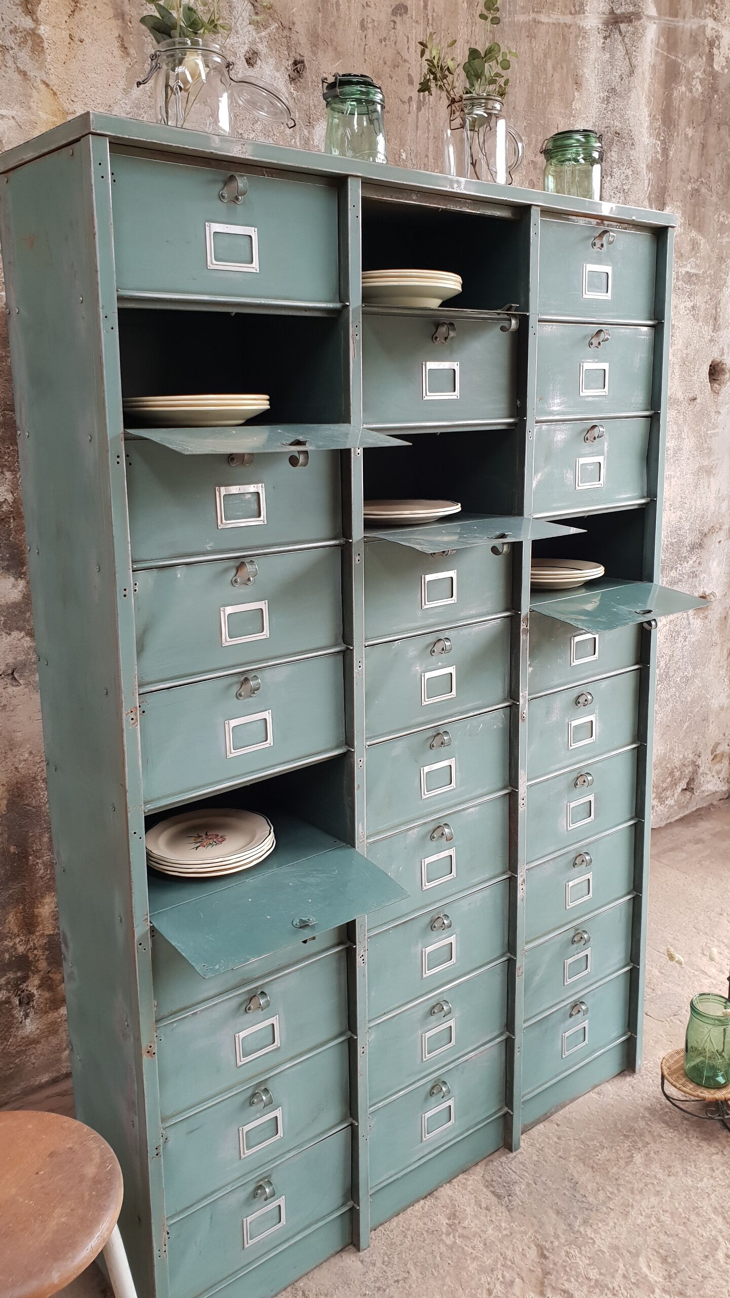 Strafor valve cabinet