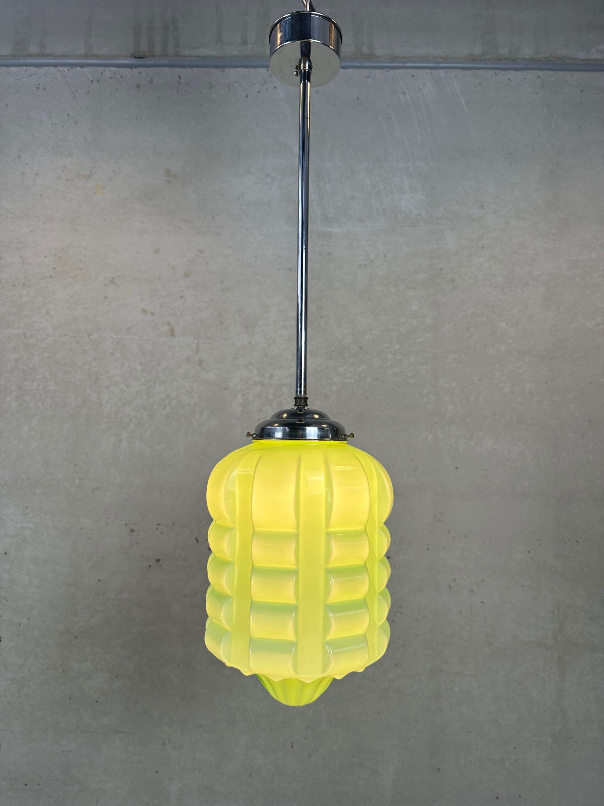 Art deco pendant lamp 'skyscraper' – green opaline