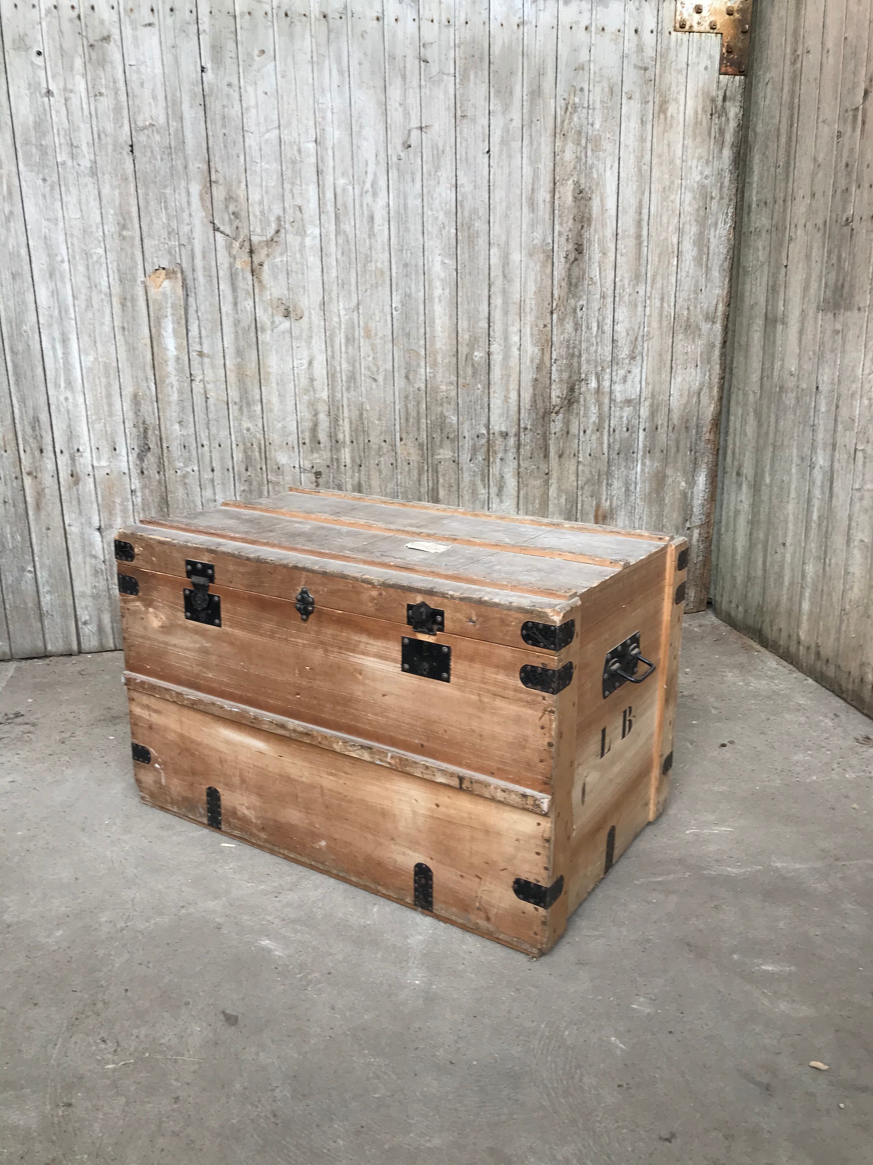 Louis Carré travel trunk
