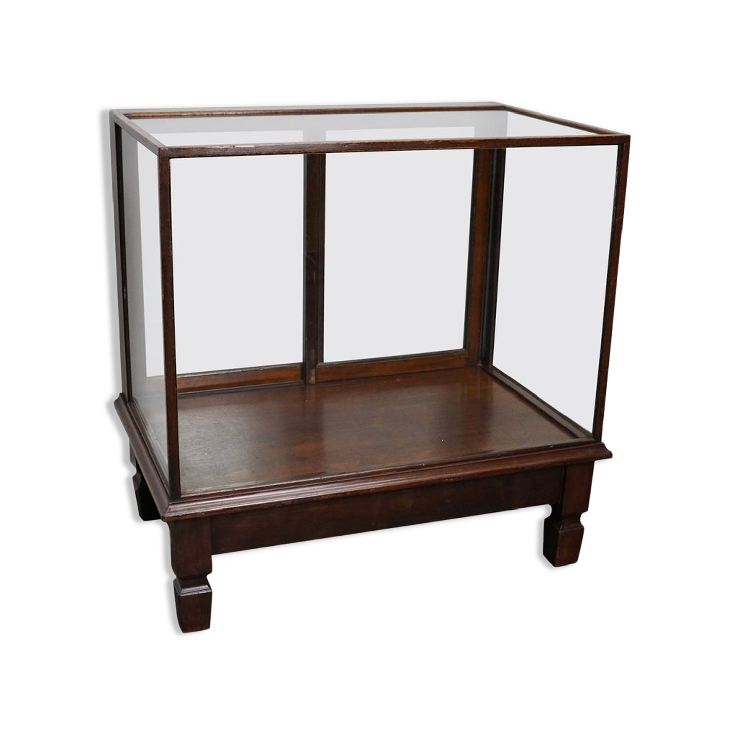 Shop window early 20th century