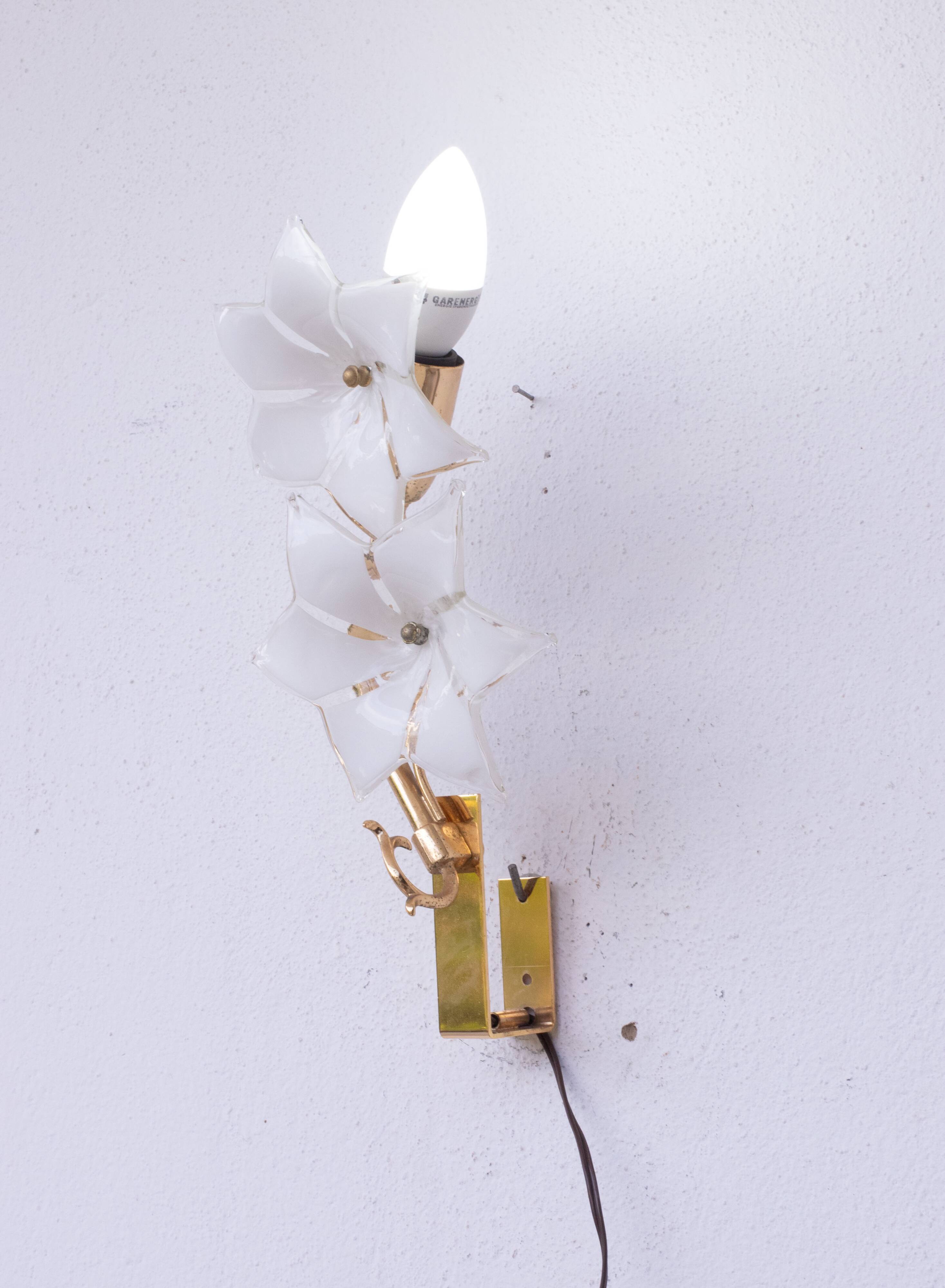Charming Set of 2 Murano White Flowers Wall Light, 1970s