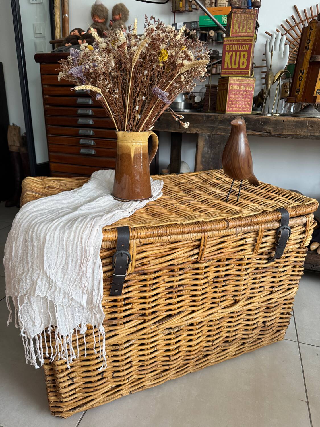 Malle en osier vintage