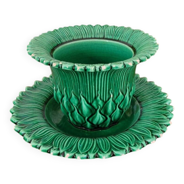 Pot with saucer in slip