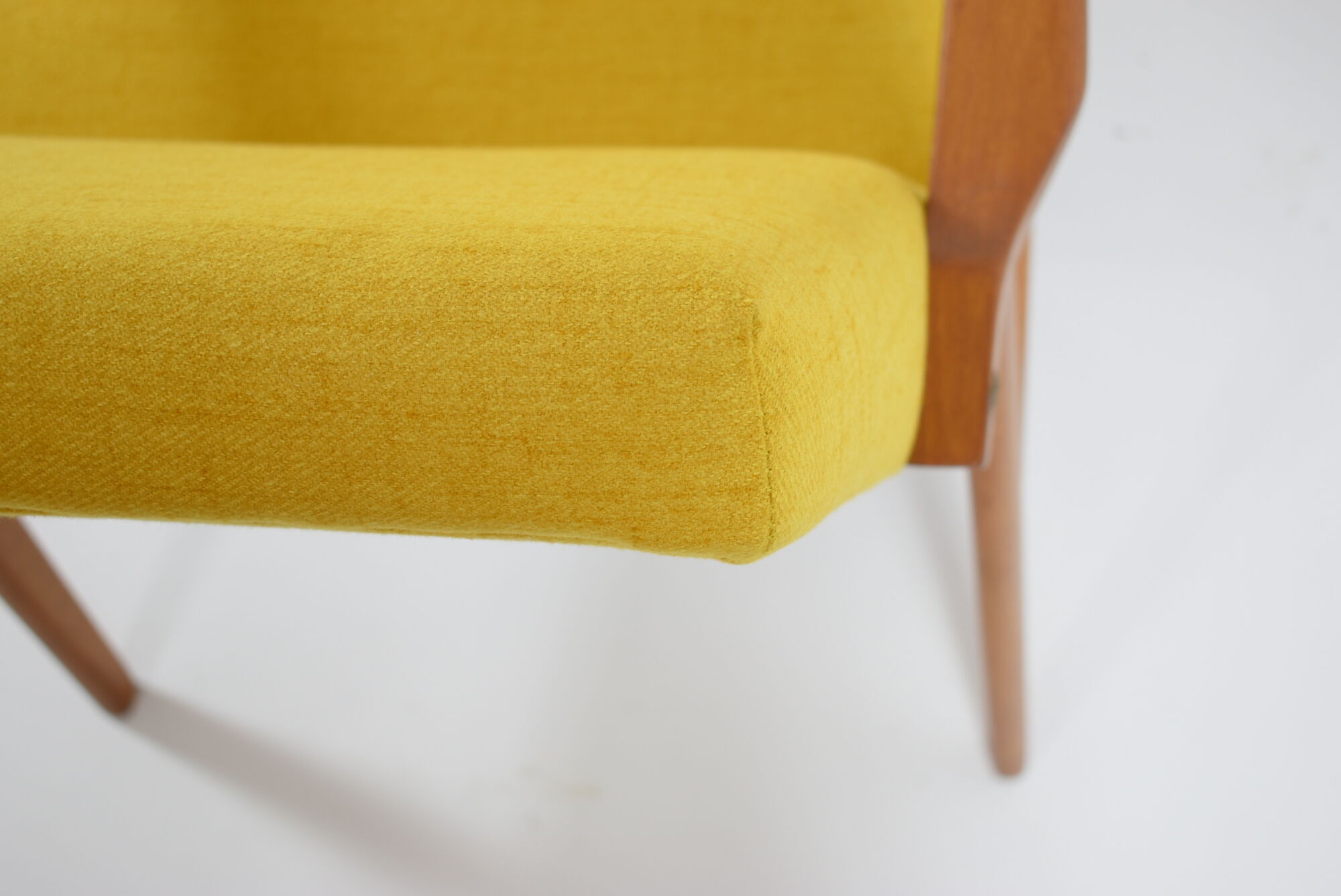 Vintage armchair "snieżnik", fully restored, yellow, 1960s