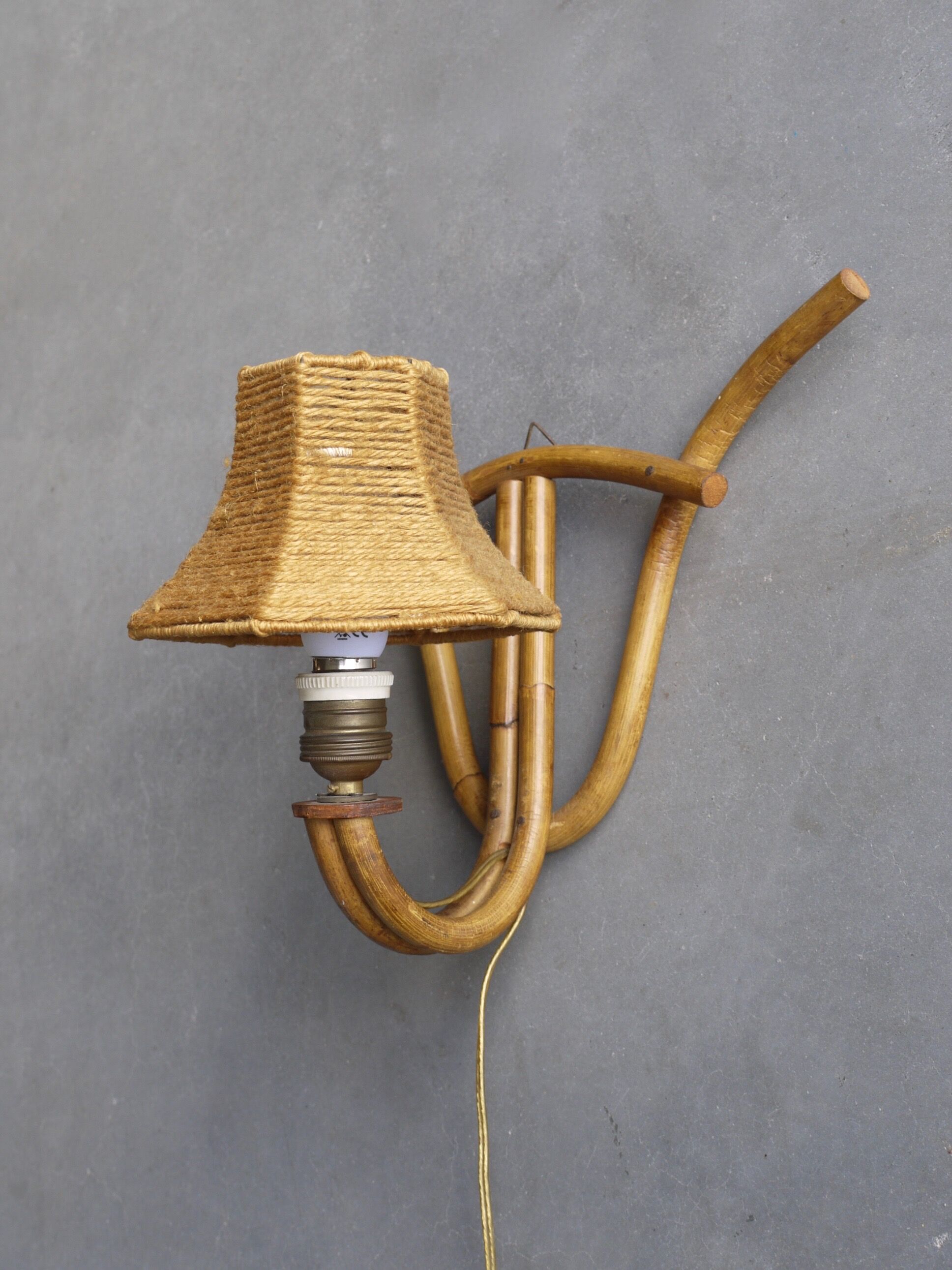 Lampe murale en bambou bohème Français, années 1950