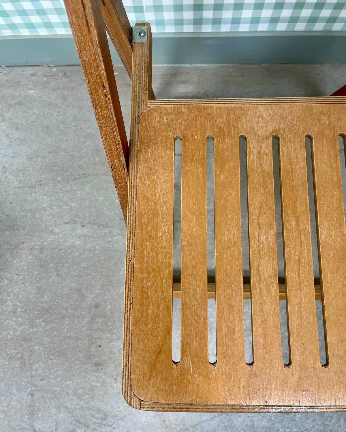 Pair of 70s wooden folding chairs