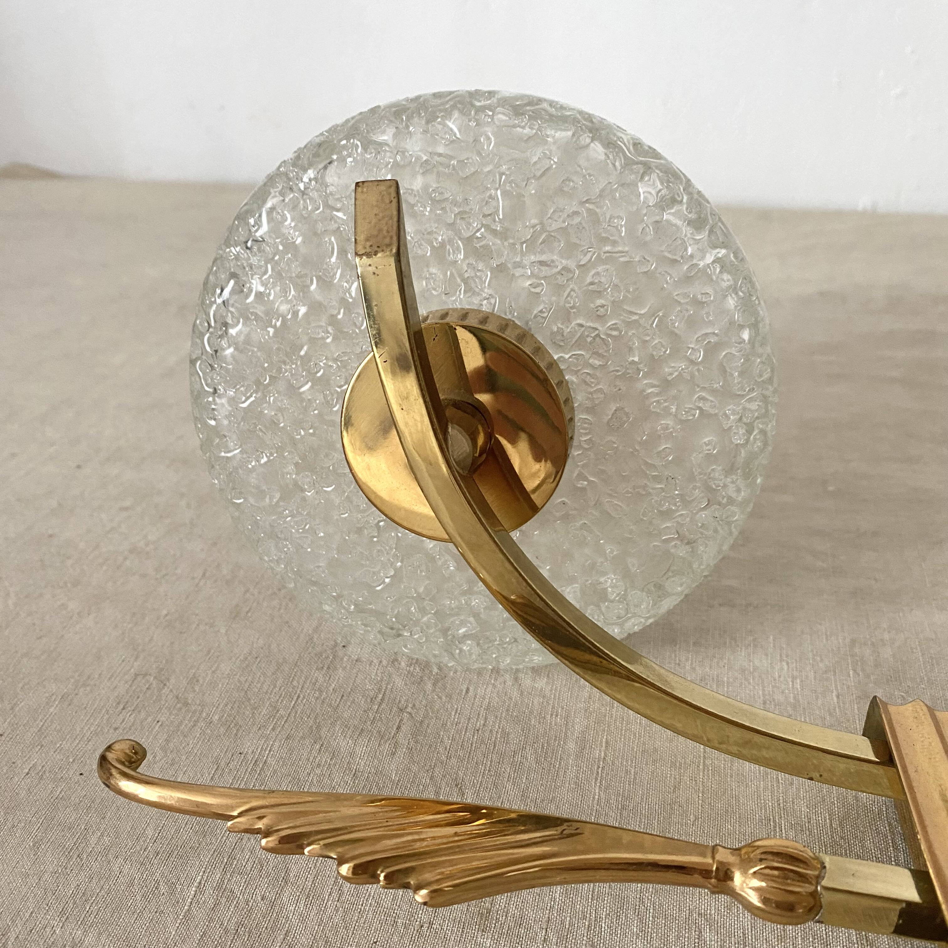 Double wall light in gold-tone metal and bubbled glass, Italian design from the 1960s