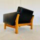 Fauteuil en cuir noir et chêne par Poul M.Volther, années 1960