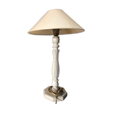 Lampe en bois blanc d’ivoire