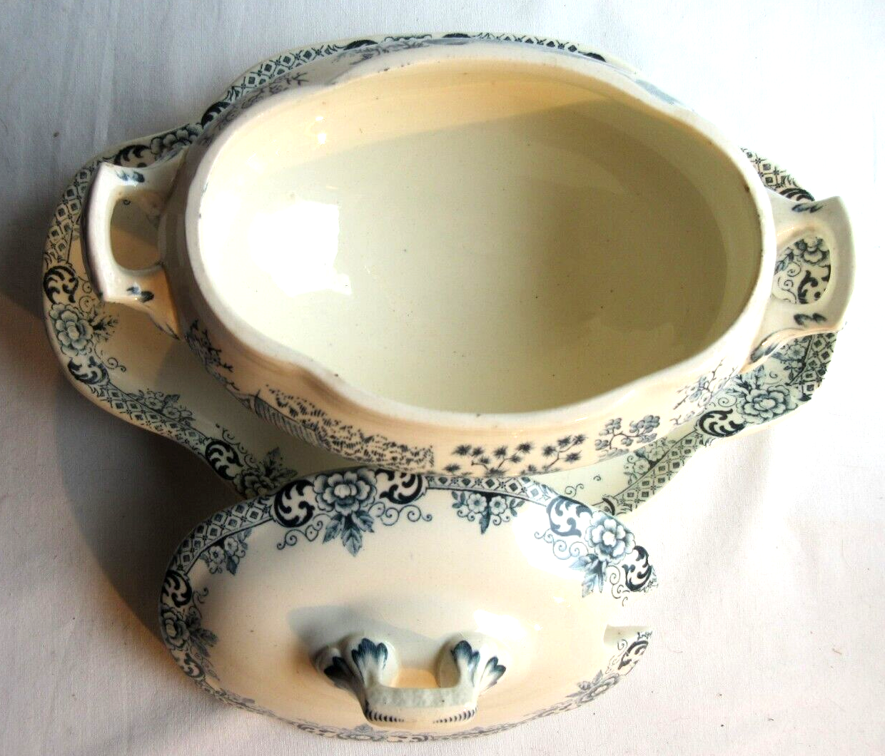 Sauce boat couvert, terre de fer gris-bleu: saïgon, choisy le roi hb & cie.