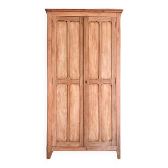 Armoire parisienne