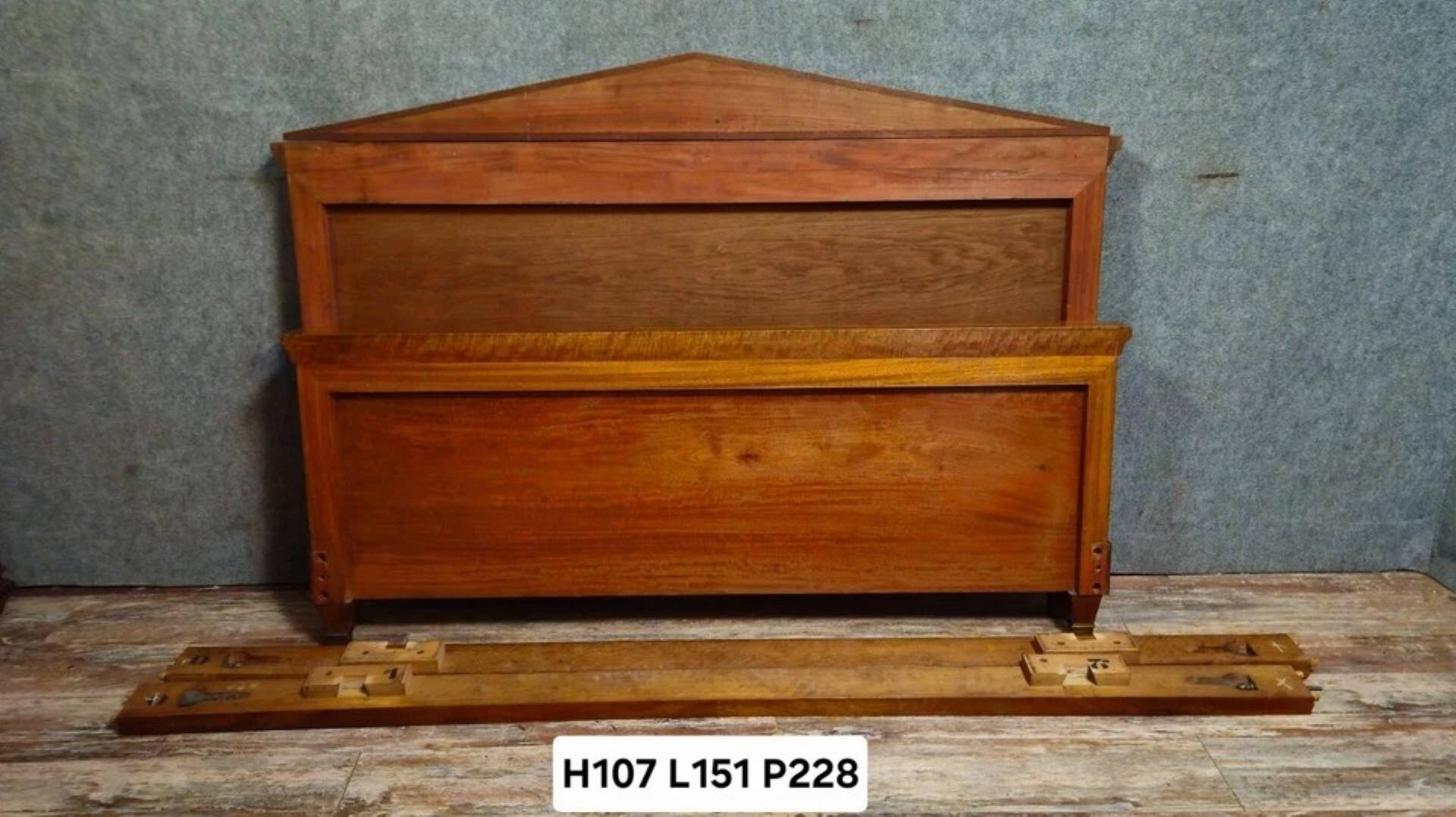 Antique grand lit in flame mahogany – Empire / Restoration / 20th century style