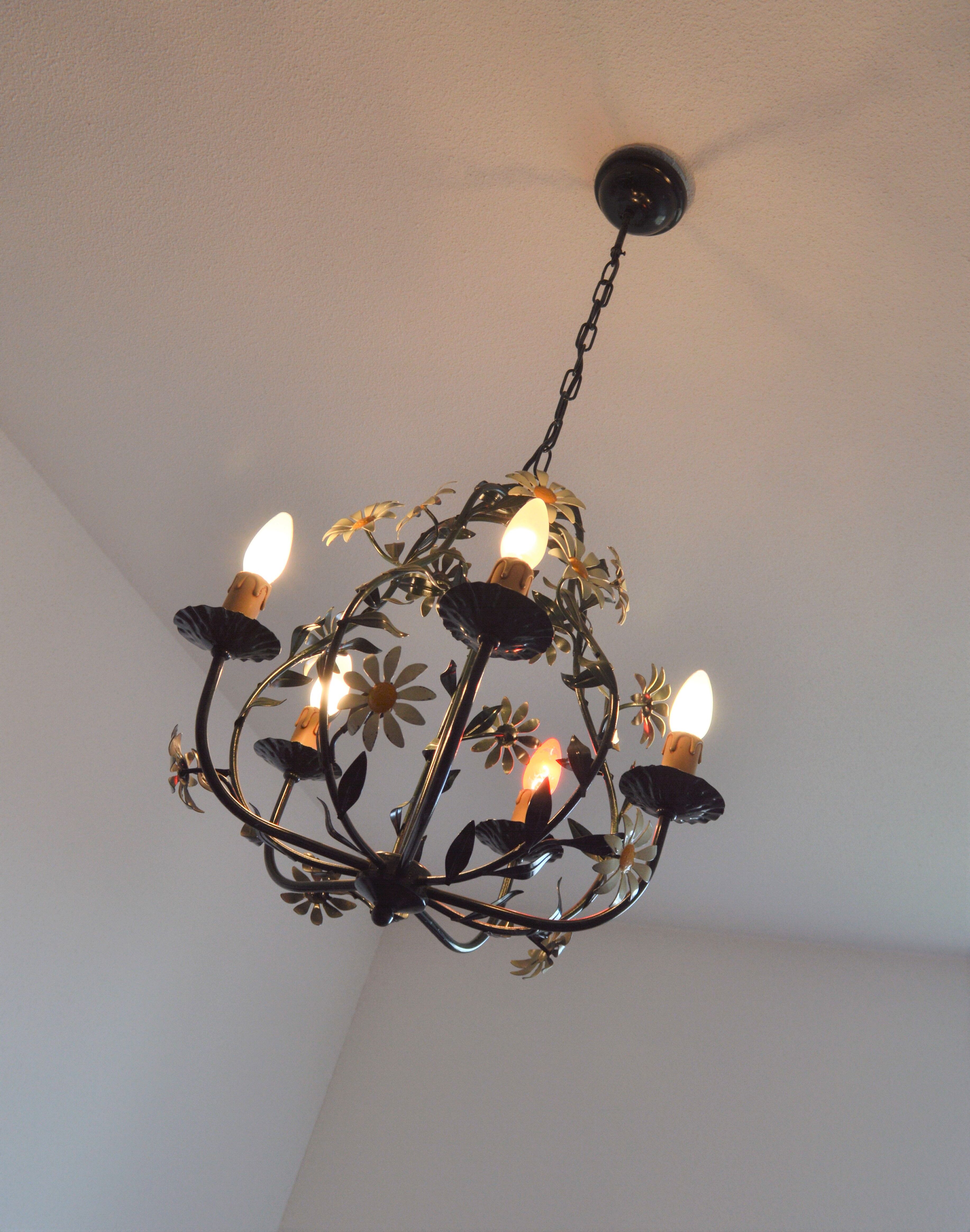 Lustre ceiling design flowers of the 60s art nouveau