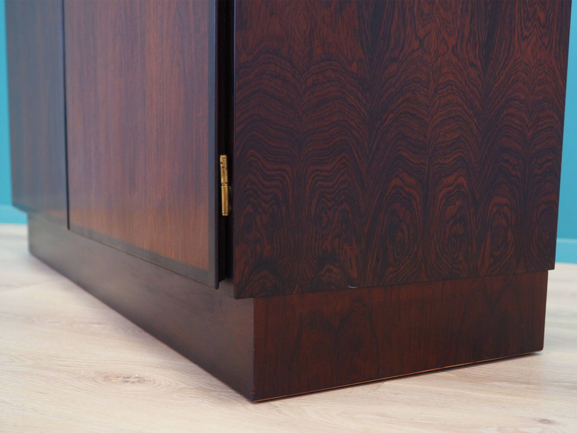 Cabinet en palissandre, design danois, années 1960, fabricant : Omann Jun
