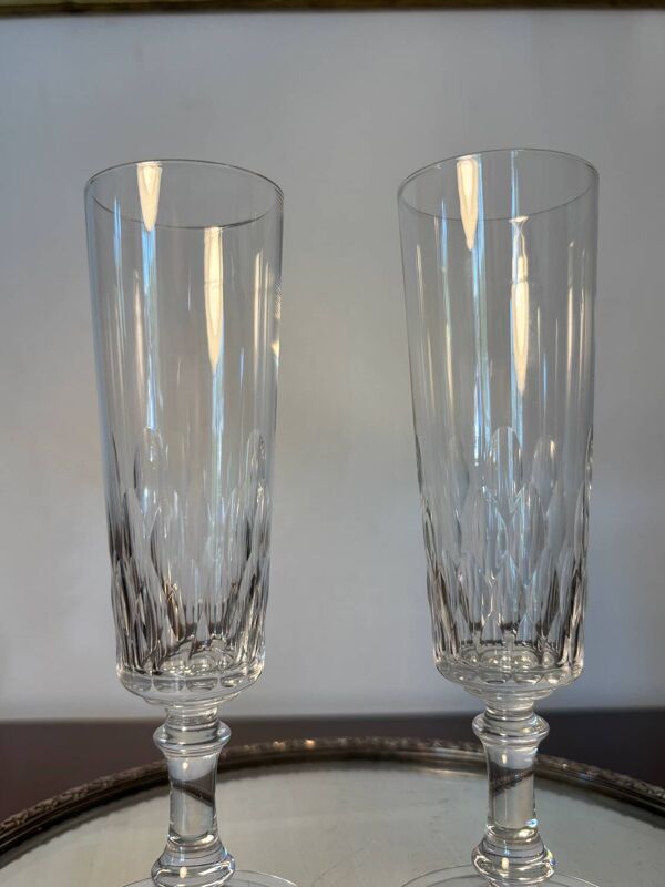 2 verres à champagne Baccarat m. Richelieu
