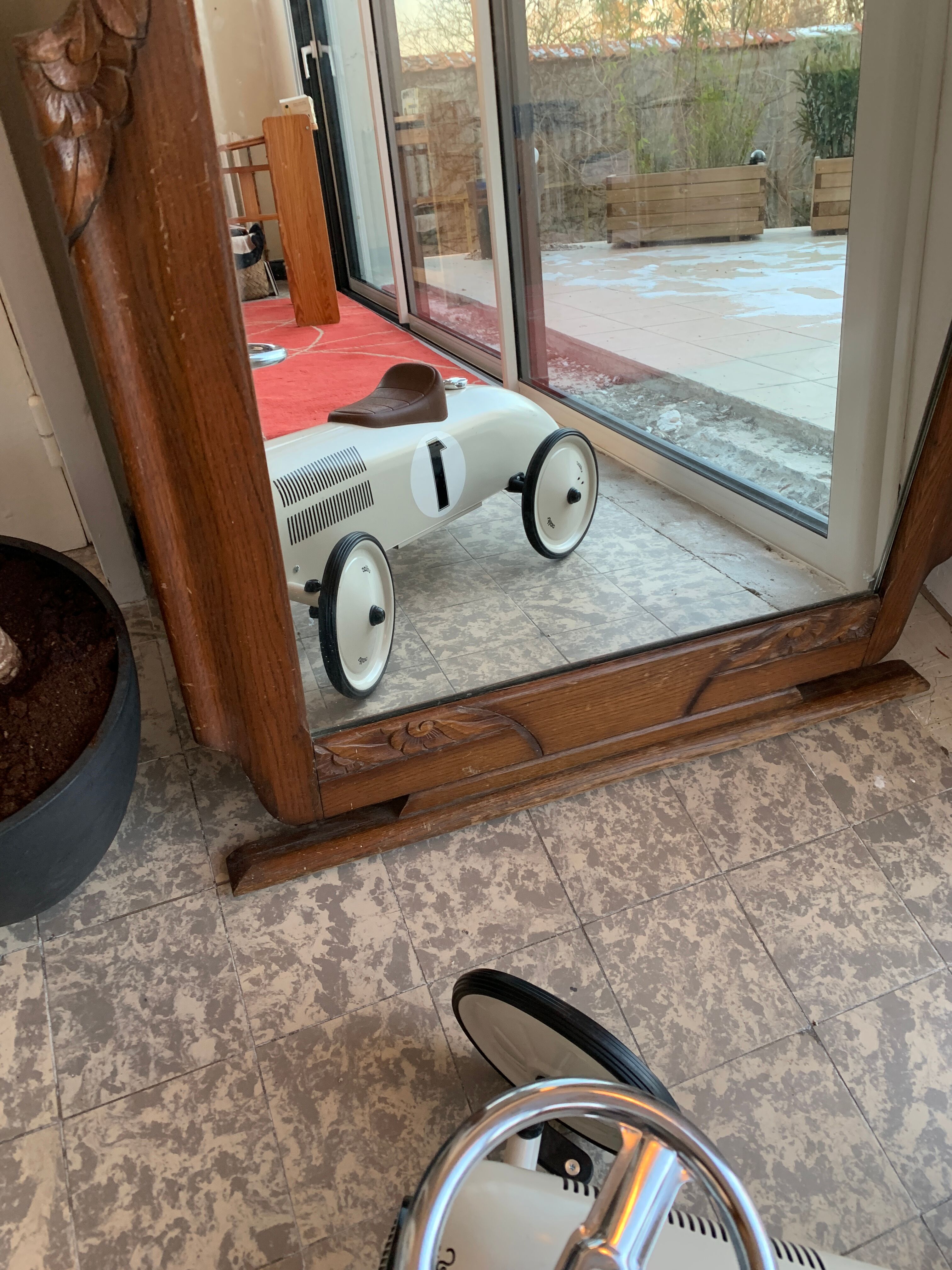 Bevelled mirror 76x103cm