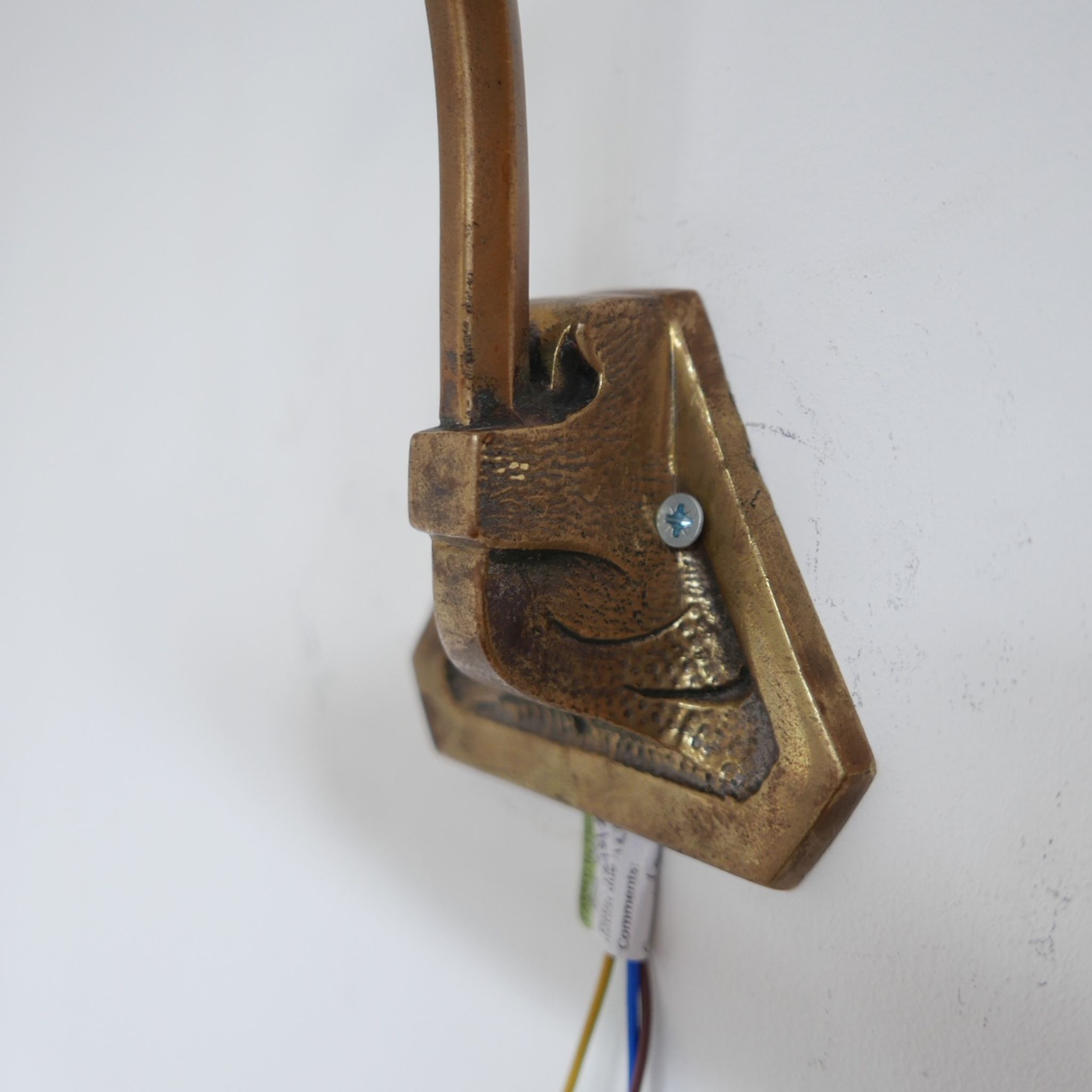 Paire d'appliques en laiton et en verre