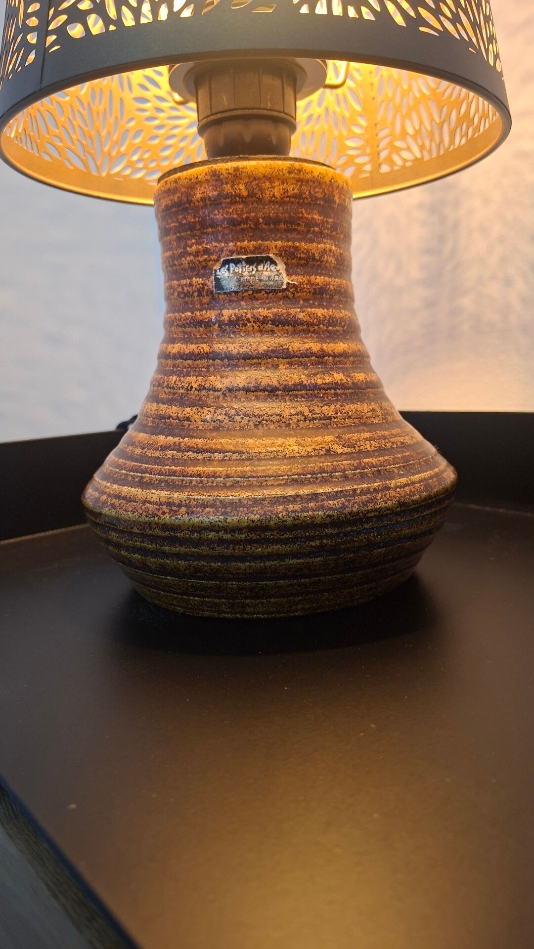 Accolay lamp with shade