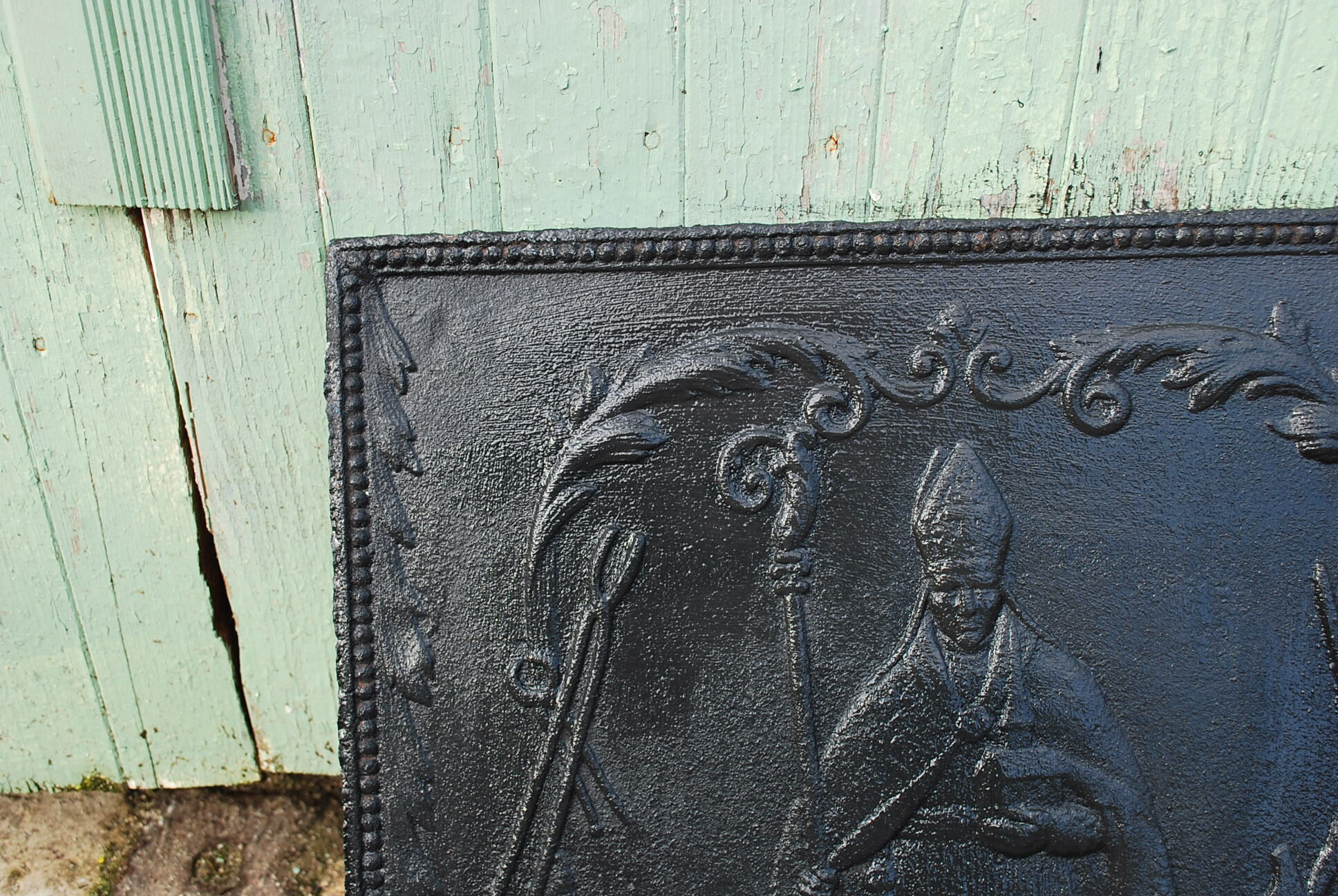 Chimney plate and pair of channels