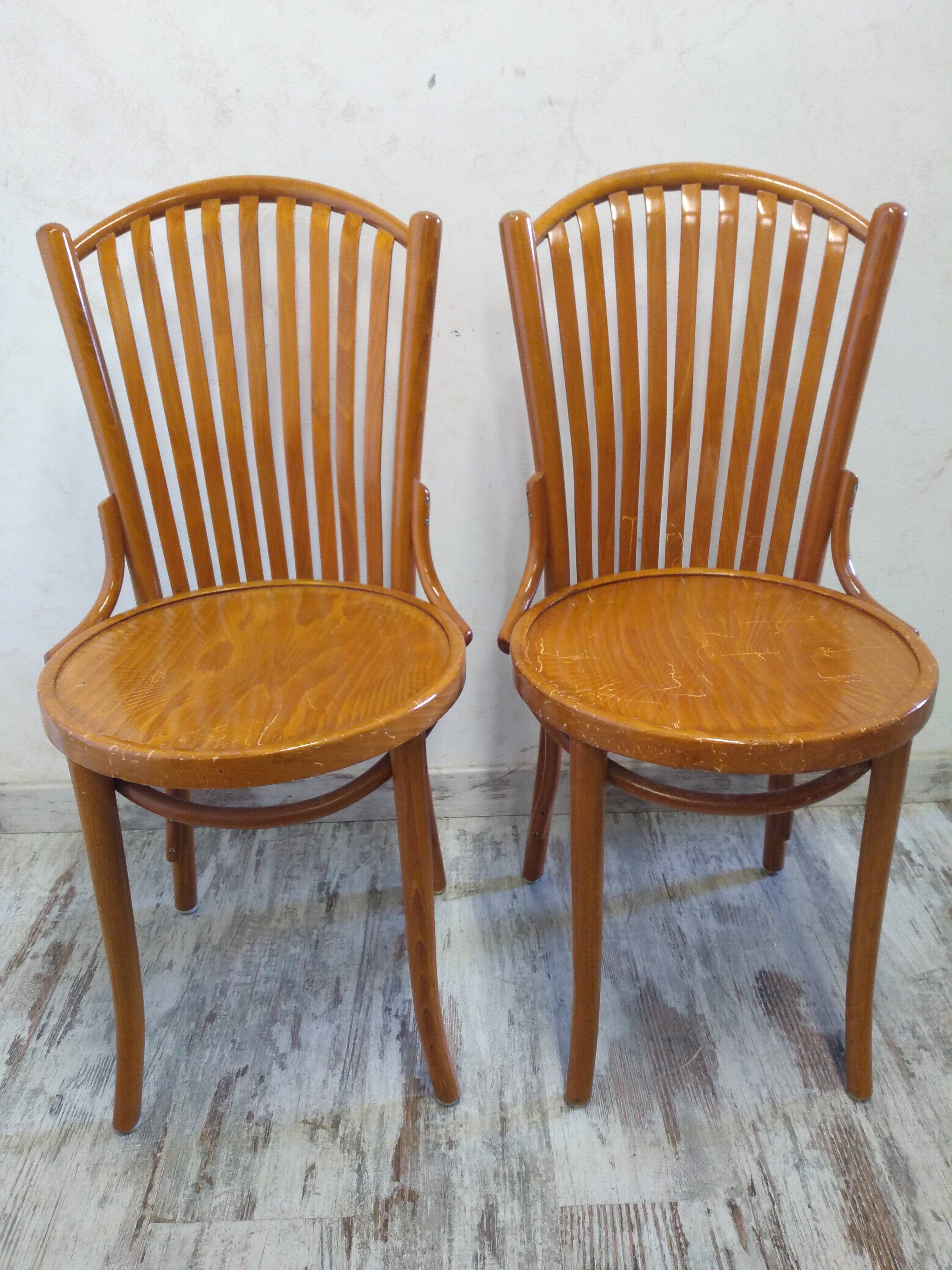 Chaises bistrot vintage