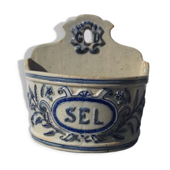 Stoneware salt box