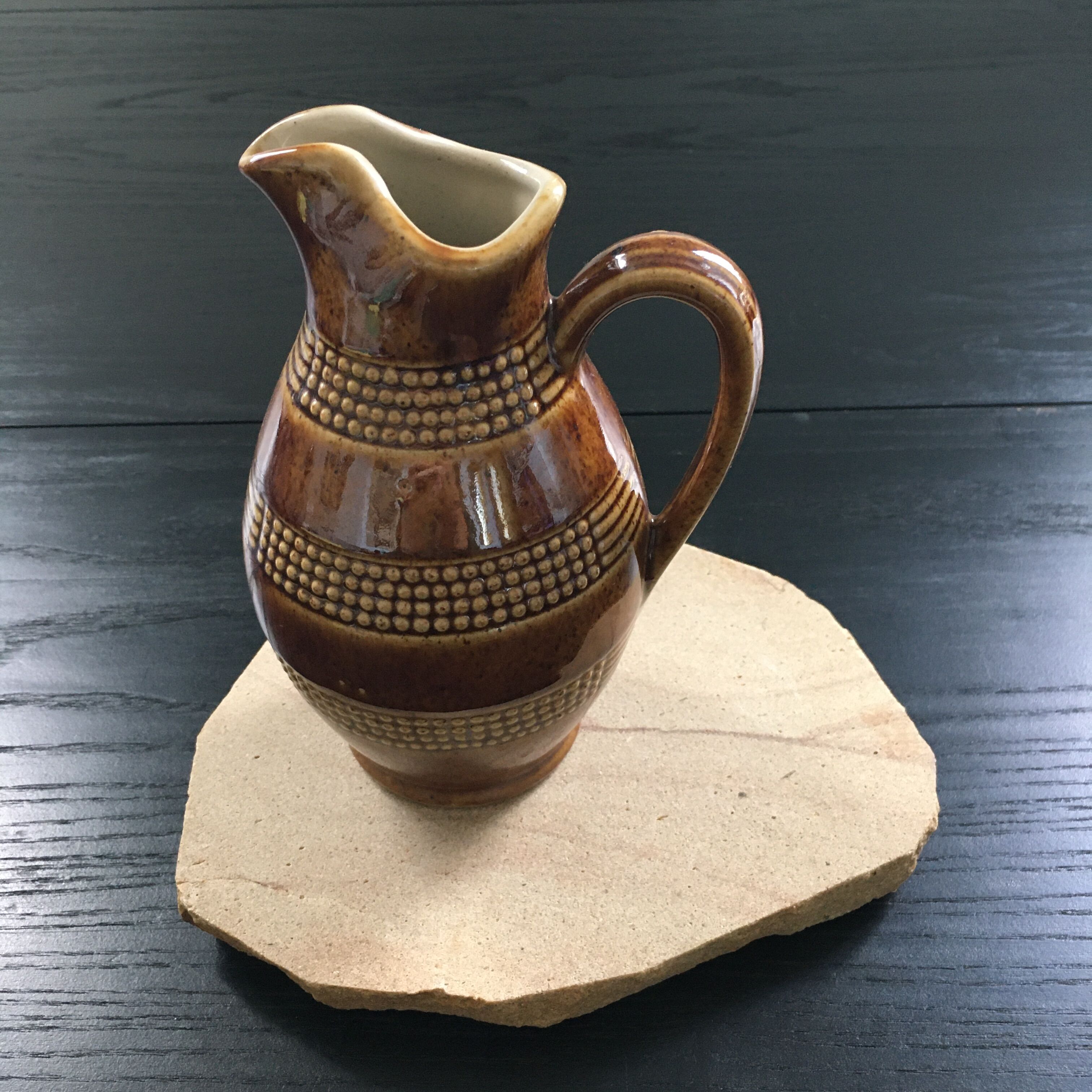 Berry sandstone brown pitcher