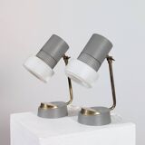 Lampes de chevet vintage milieu du siècle, lampes de table en verre opale et laiton.