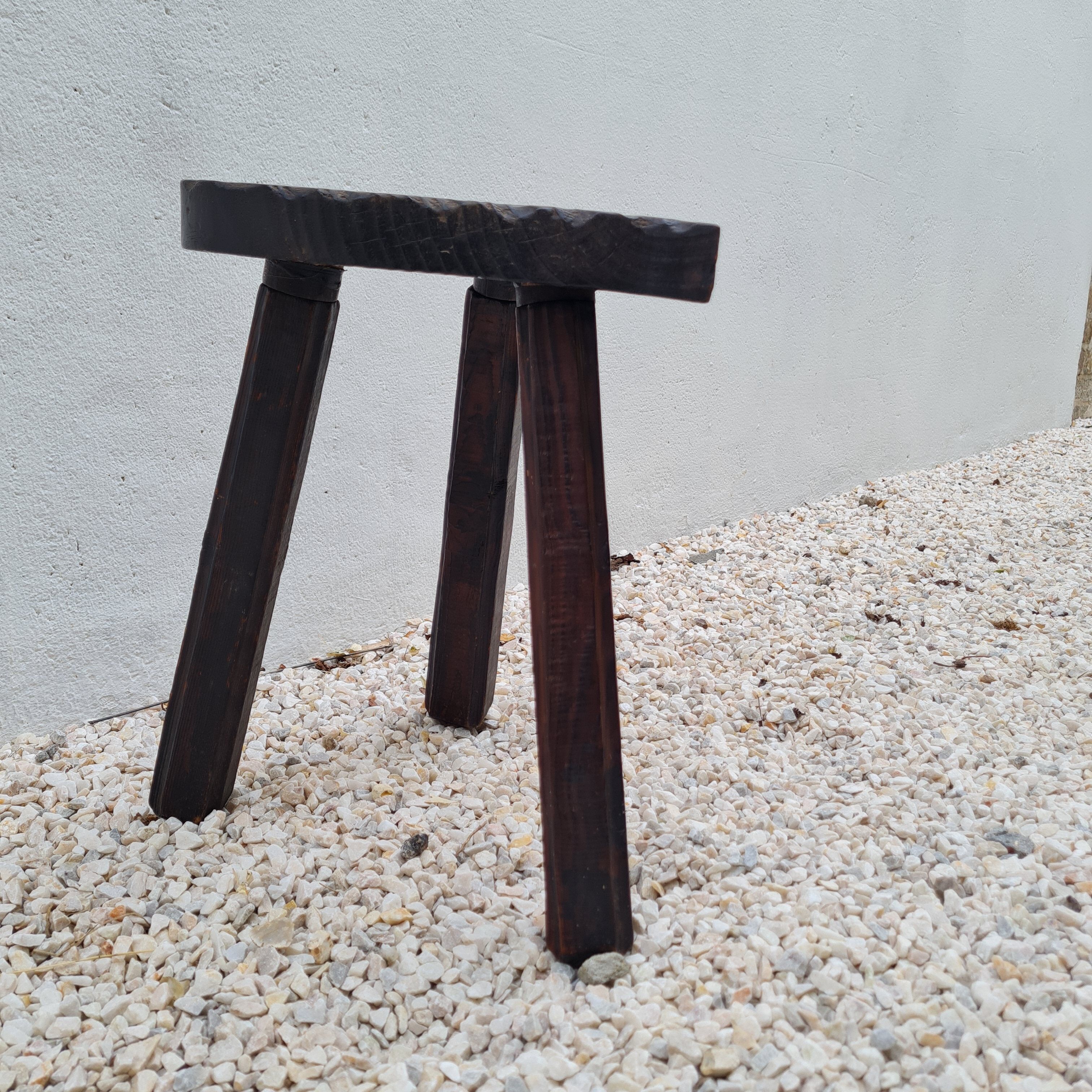 Heart tripod milking stool