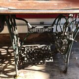 Sewing machine singer