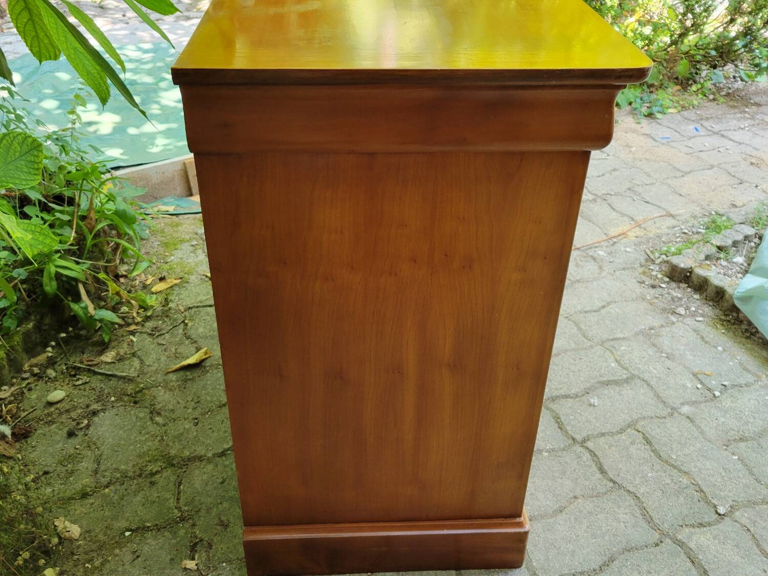 Louis Philippe cherry chest of drawers with lock