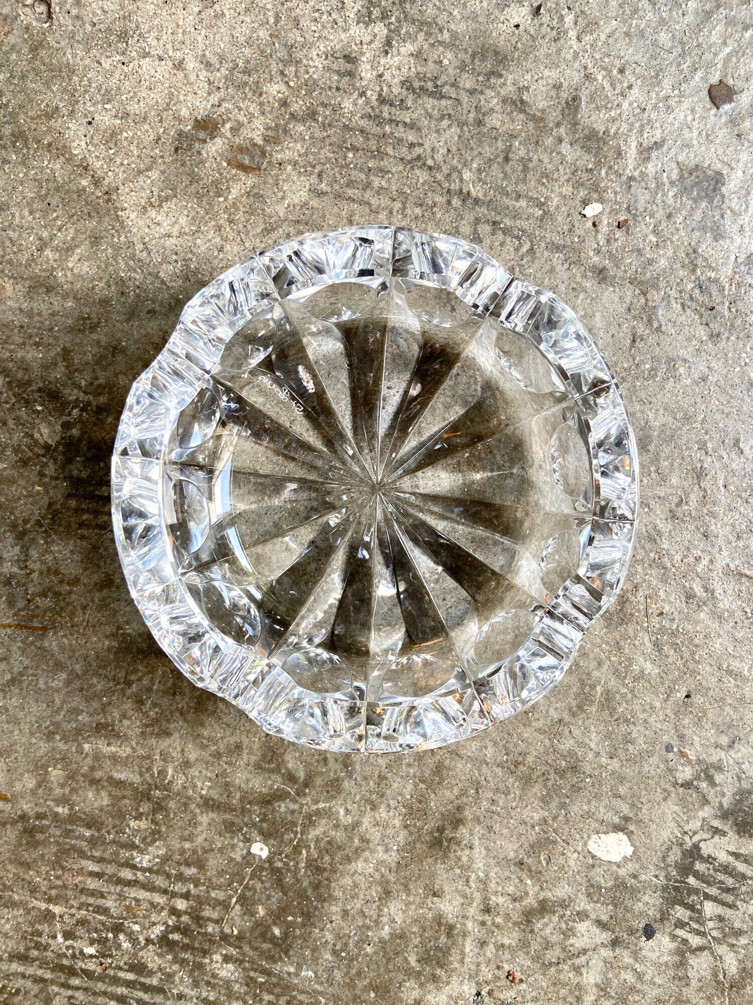Saint Louis ashtray in chiseled crystal