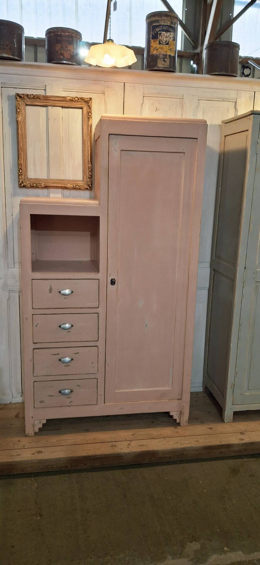 Asymmetrical wardrobe