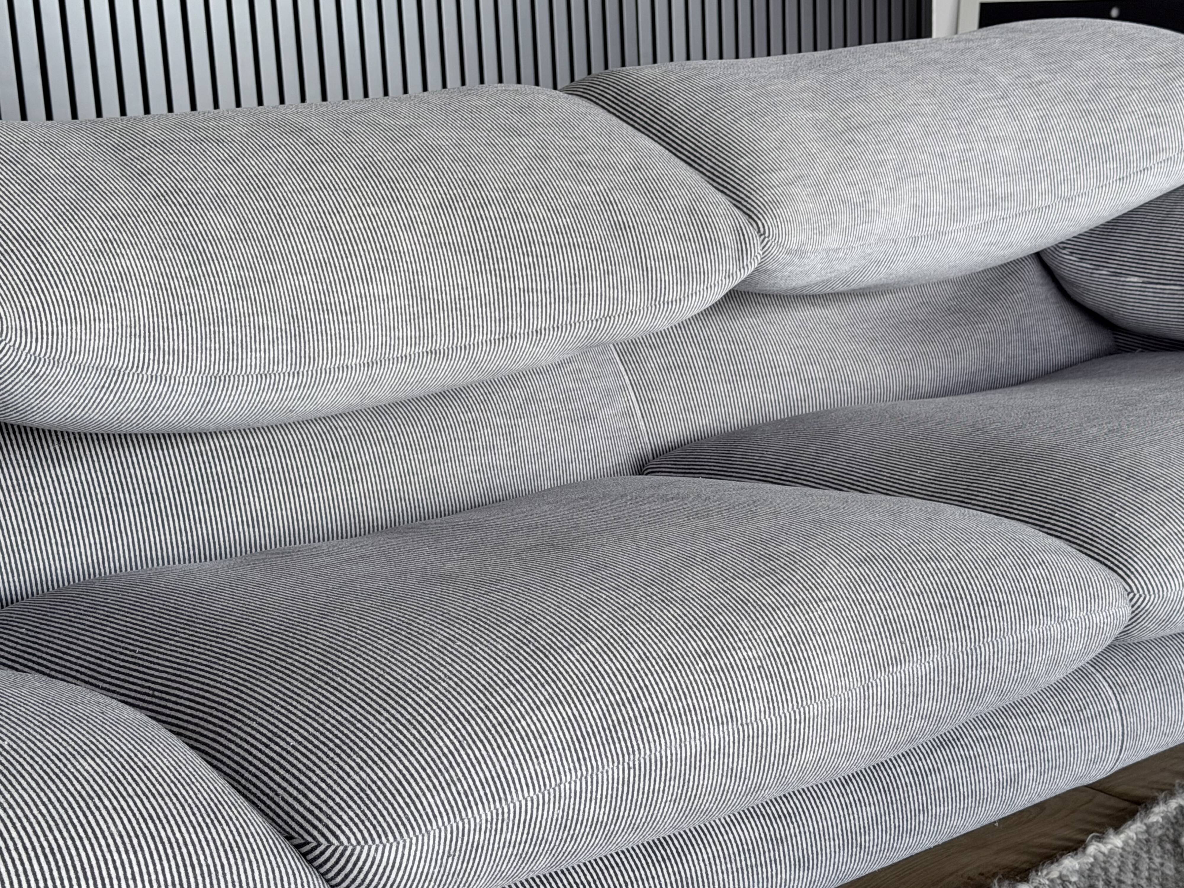 Maralunga sofa in excellent condition.