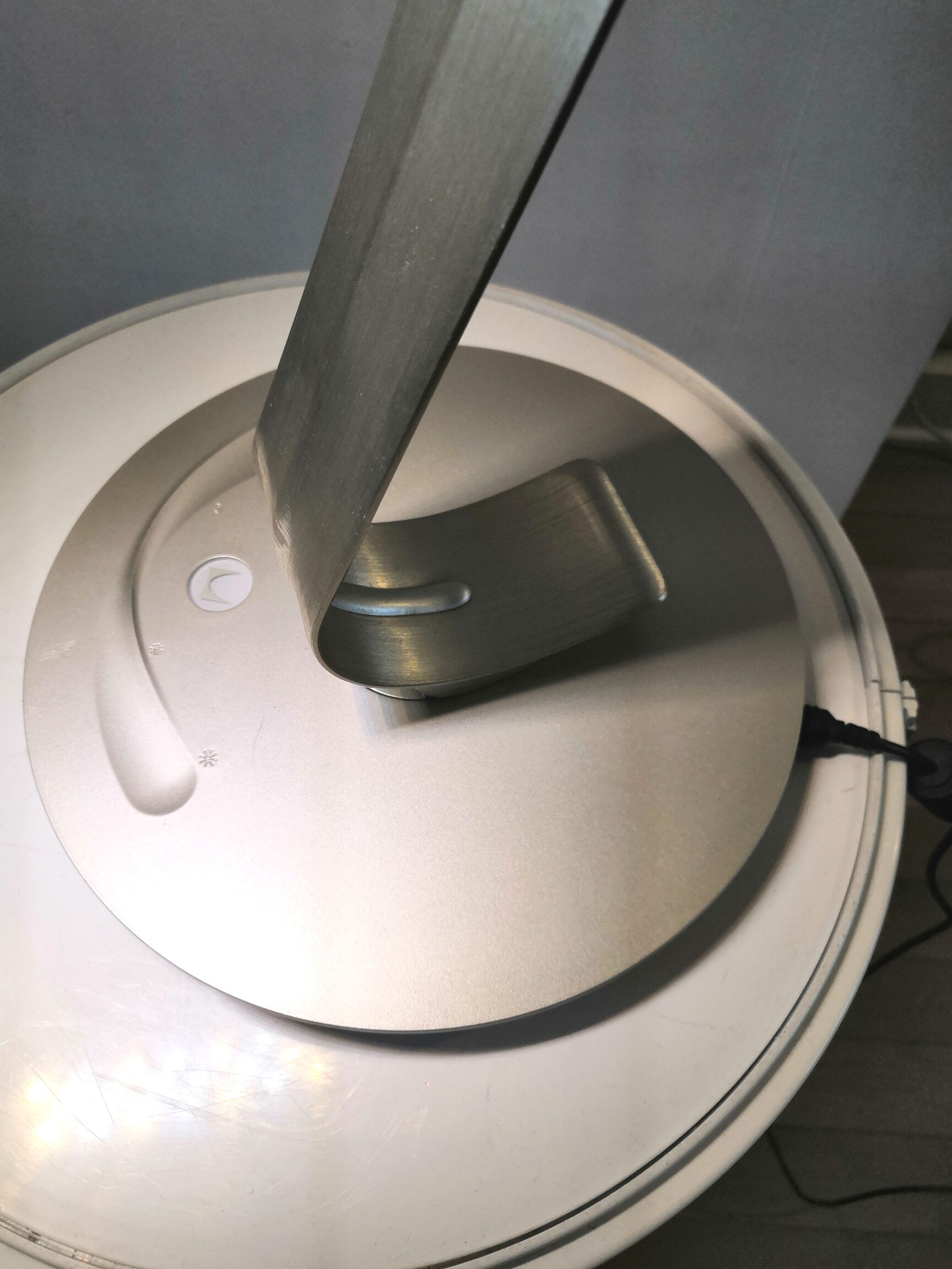 Yves Béhar Leaf light design lamp for Herman Miller