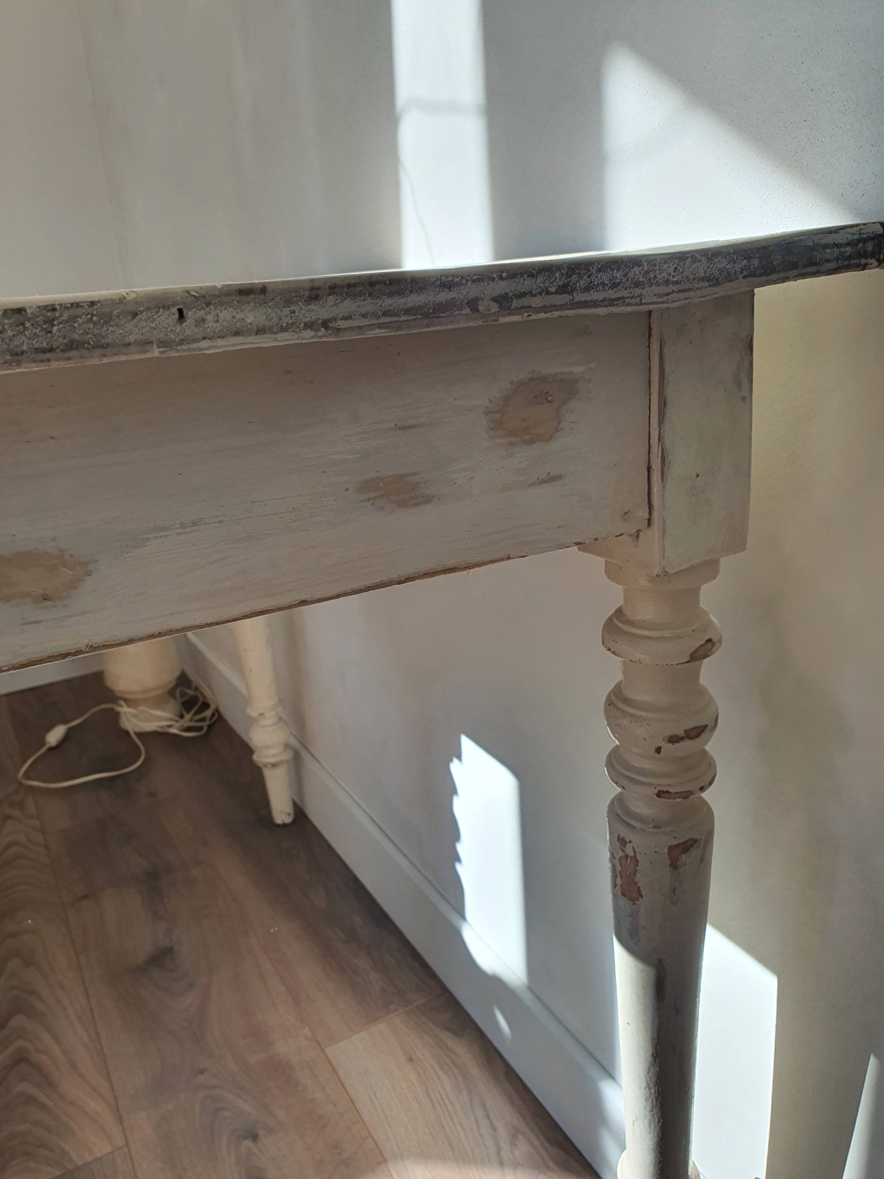 Vintage 1-drawer wooden table