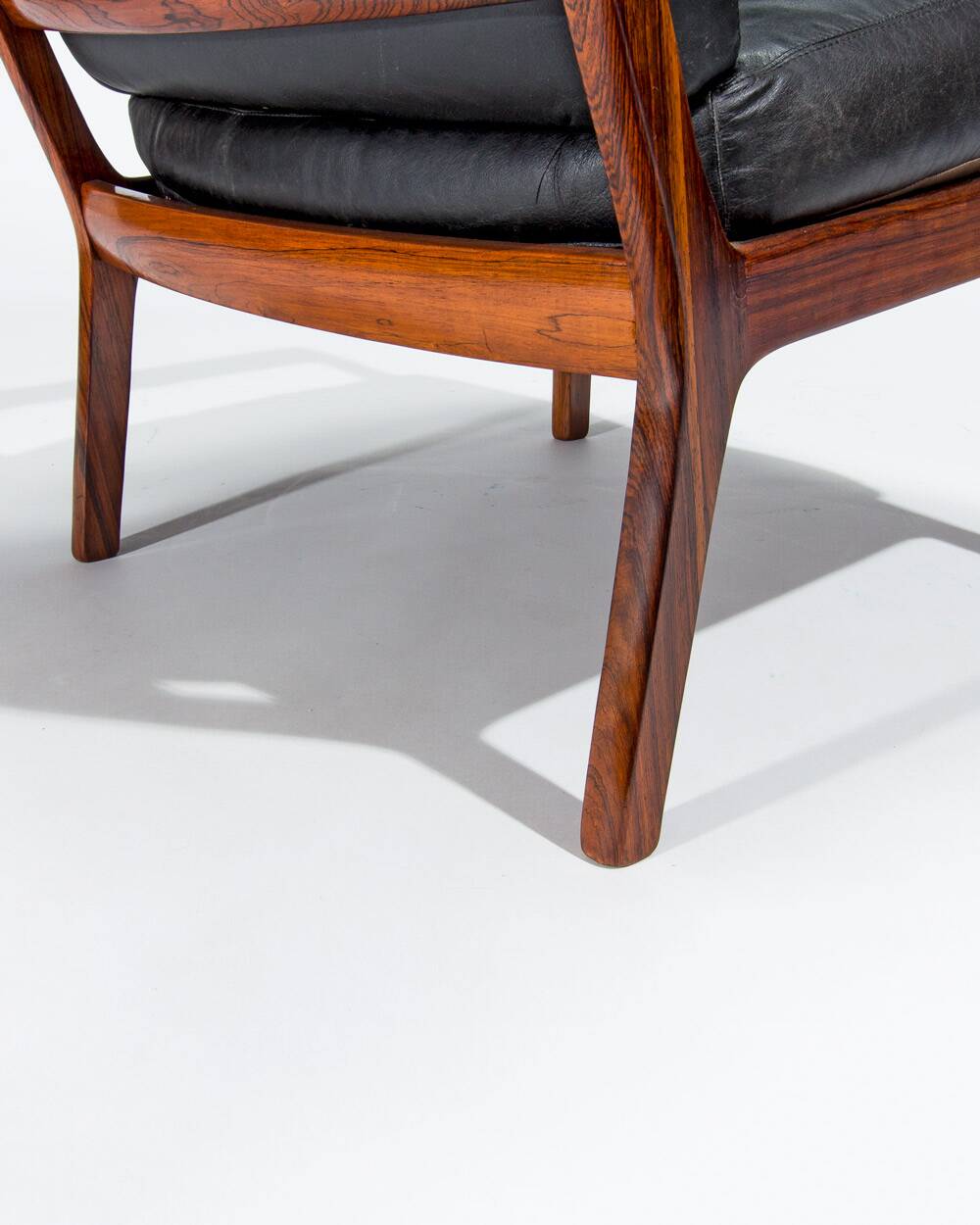 Mid Century Rosewood Armchairs in Leather, Danish Design 1950s