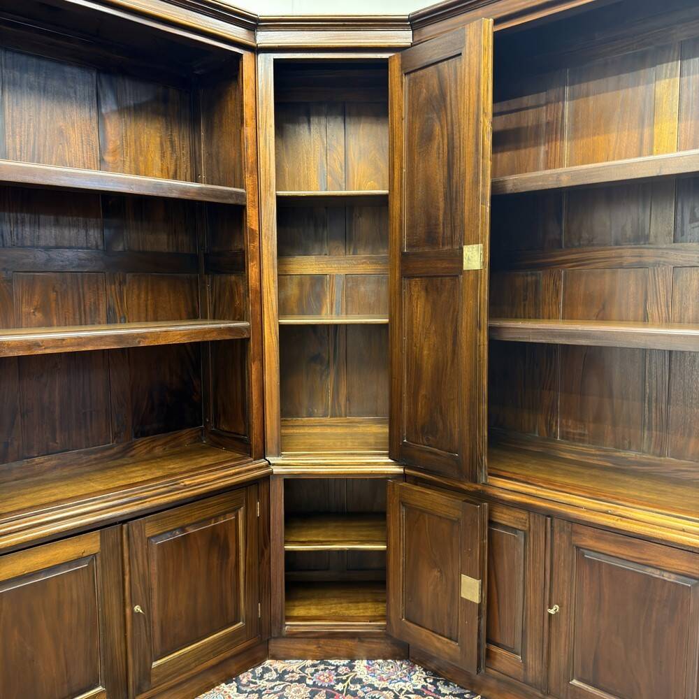 Bibliothèque d'angle classique