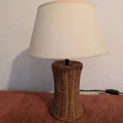 Vintage table lamp in woven rattan, honey colour & beige lampshade –